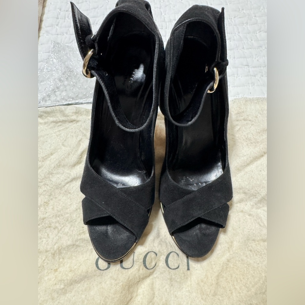 GUCCI Suede Leather Elegant Open Toe Ankle Strap Heels